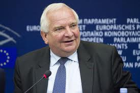 Daul: Ballkani bombë nëse nuk zbatohet ligji    