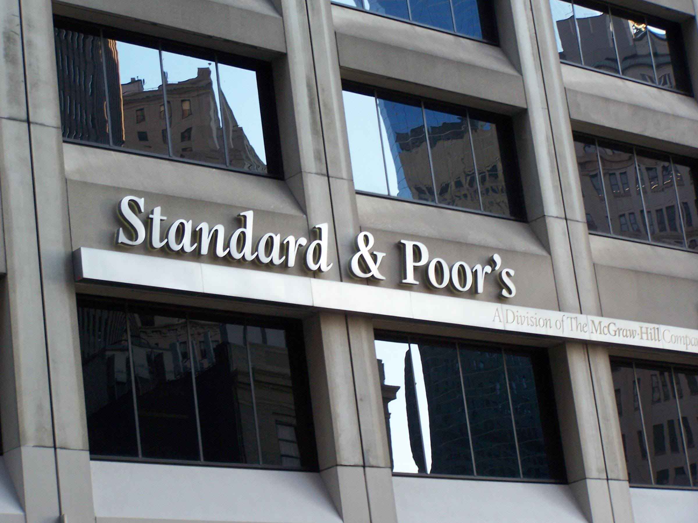 S&P vlerëson ekonominë e Shqipërisë në B+