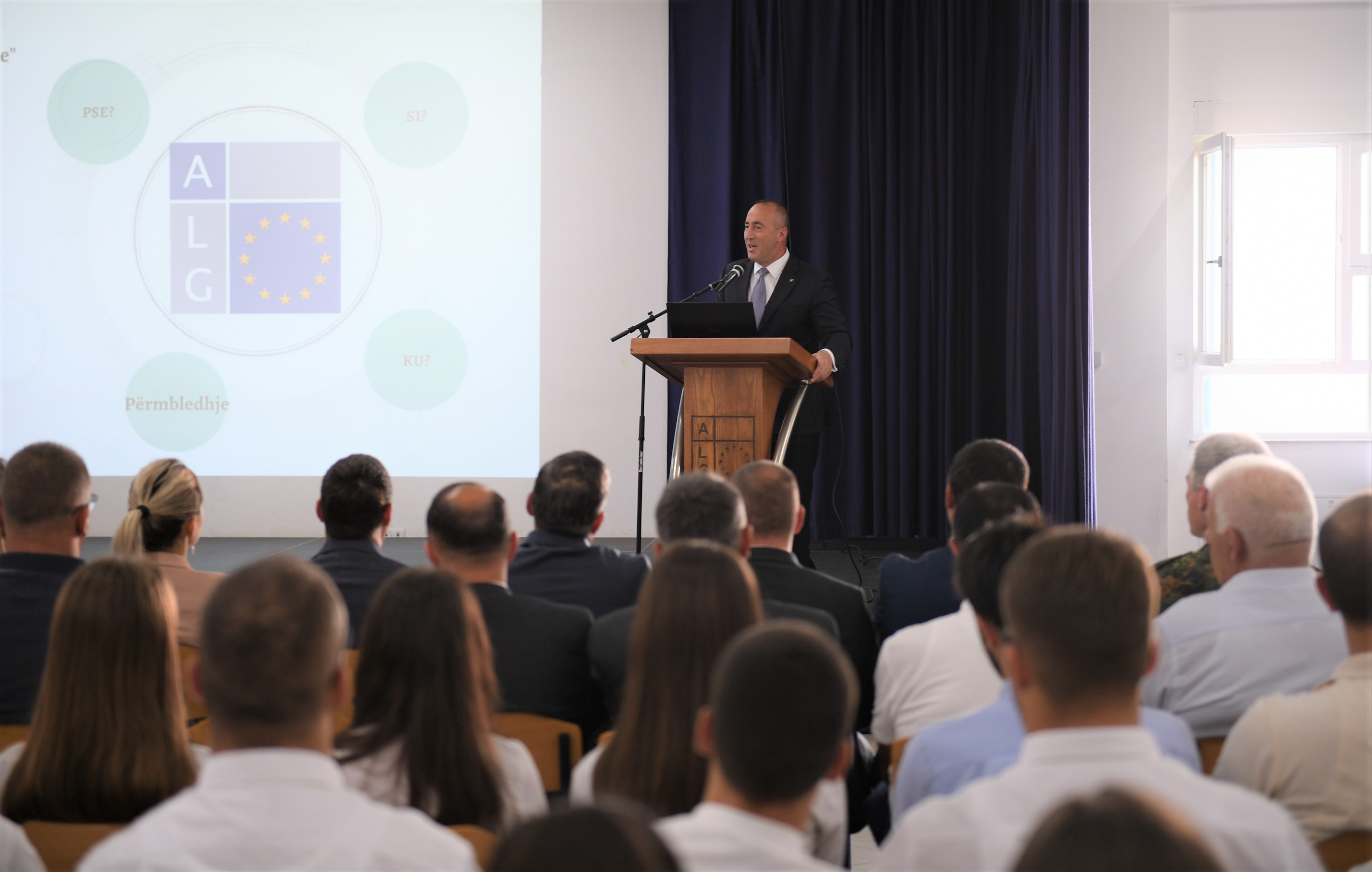  Haradinaj: Shkollimi i të rinjve duhet bazuar në nevojat e tregut evropian