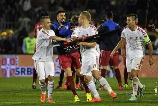 FSHF dorëzon në UEFA dosjen e dhunës për ndeshjen Serbi-Shqipëri