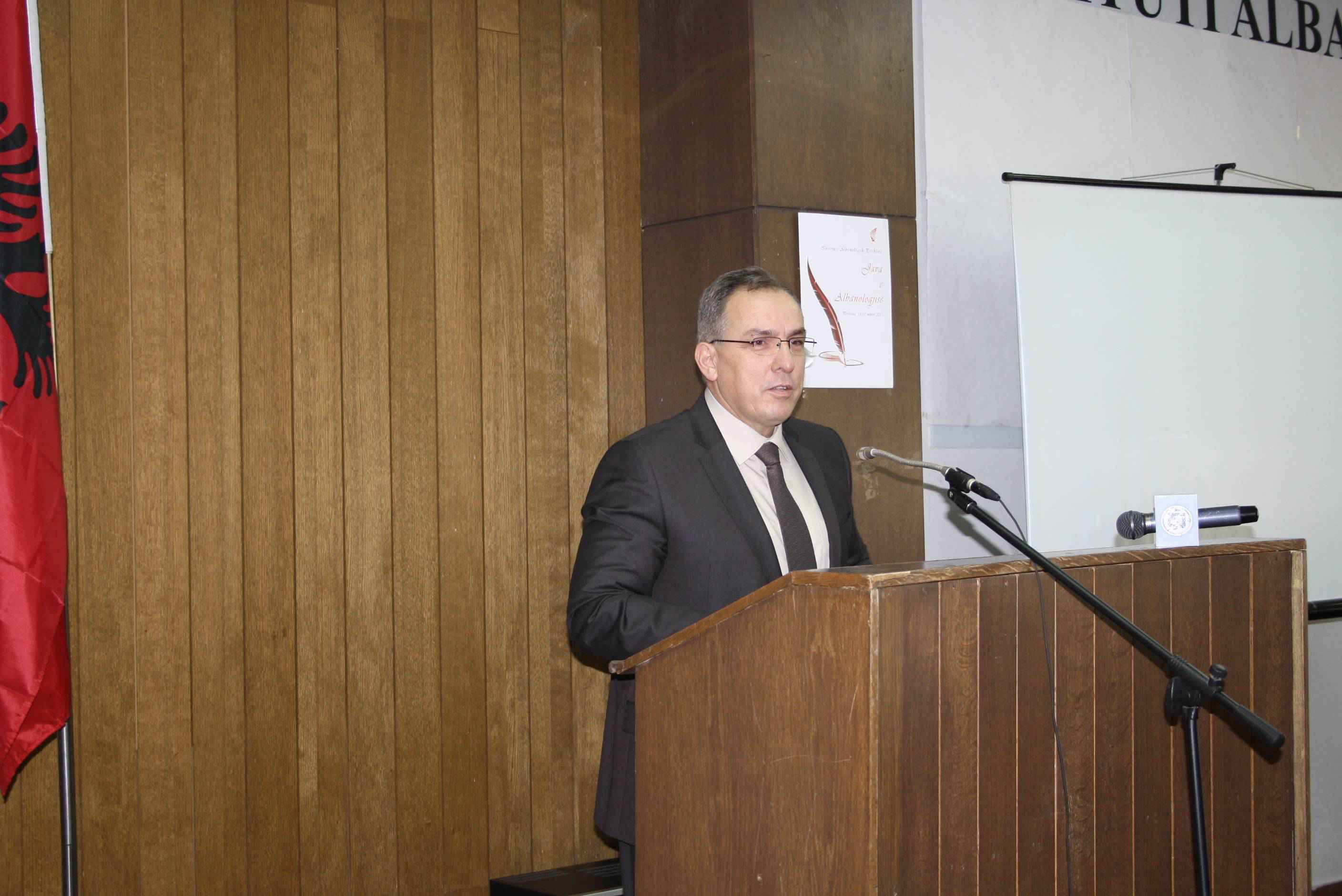 Ministri Buja mori pjesë në hapjen e “Javës së Albanologjisë”