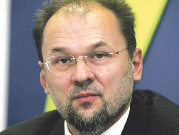 Kacin: Serbia duhet ti vijë në ndihmë Kosovës