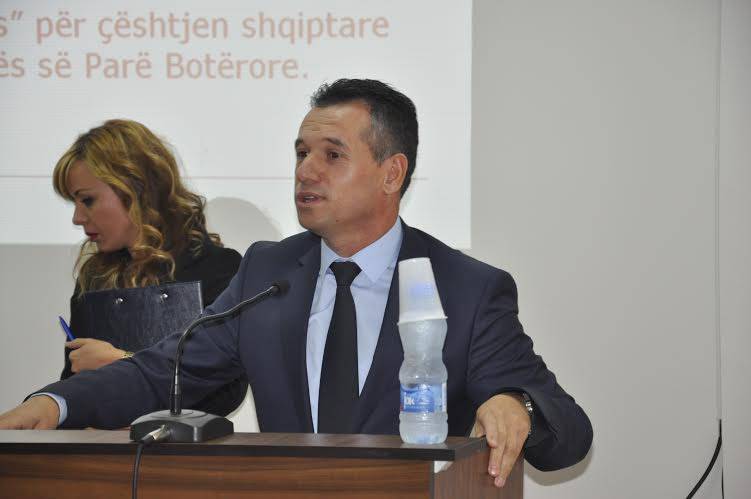   Mustafa në konferencën “Shqiptarët në rrjedhat e Luftës së Parë Botërore 