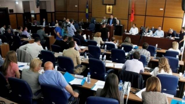 LDK dhe PDK bojkotojnë seancën e Kuvendit Komunal të Prishtinës