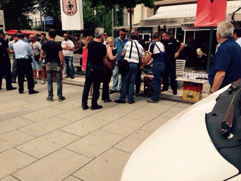 Shitësit ilegal largohen nga sheshi kryesor i Prishtinës