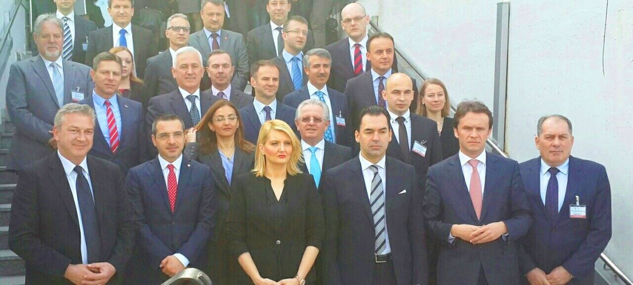Ministri Hyseni po qëndron në Budvë të Malit të Zi
