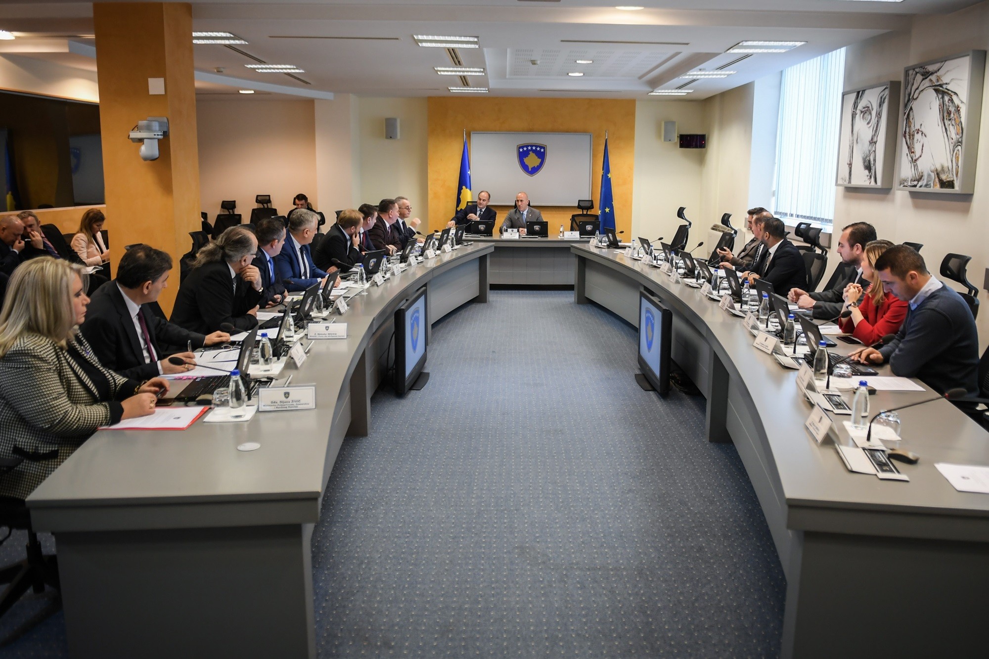  Qeveria miraton kompensimin e punës jashtë orarit për Policinë dhe FSK