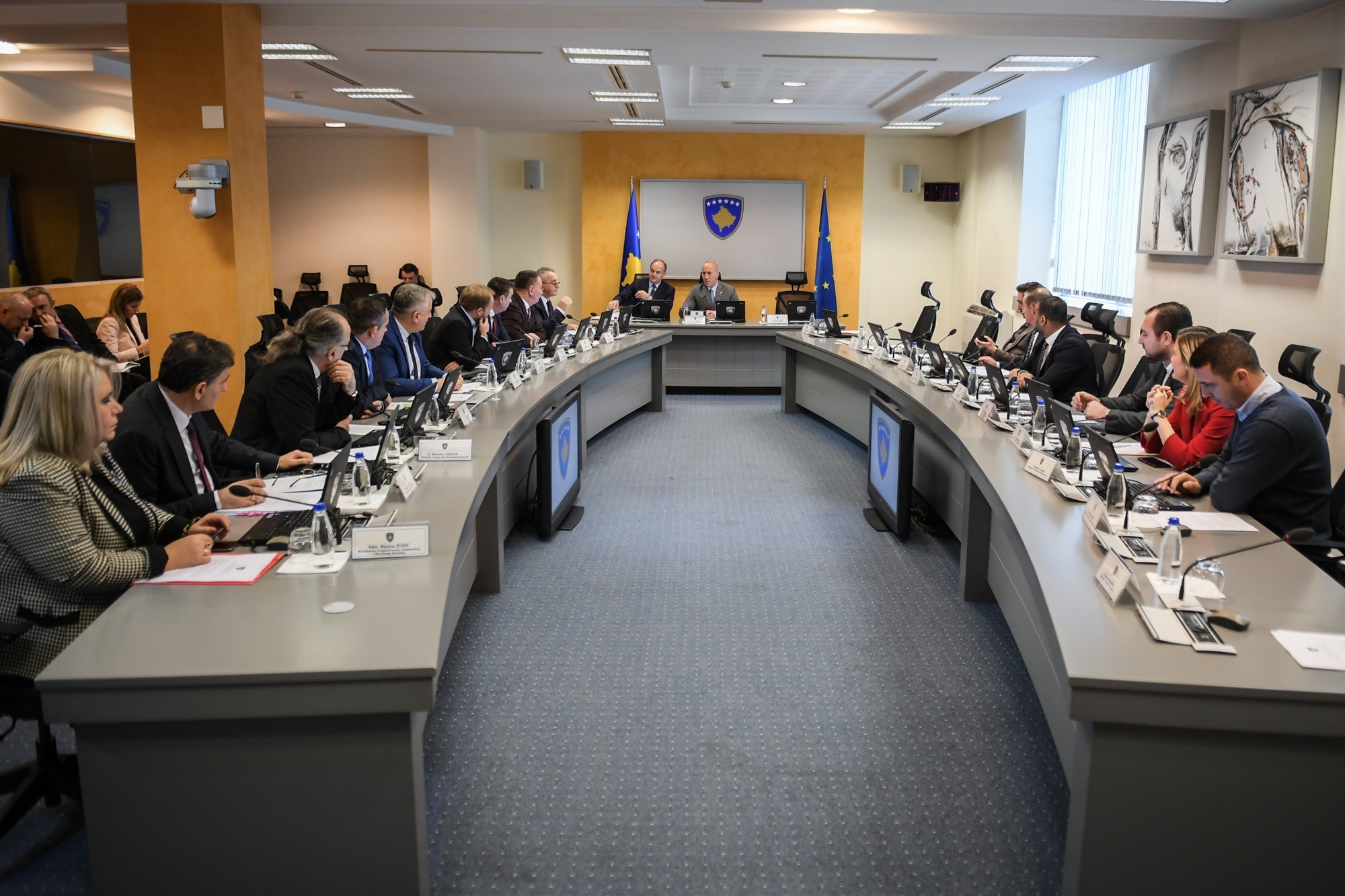 Qeveria miraton kompensimin e punës jashtë orarit për Policinë dhe FSK