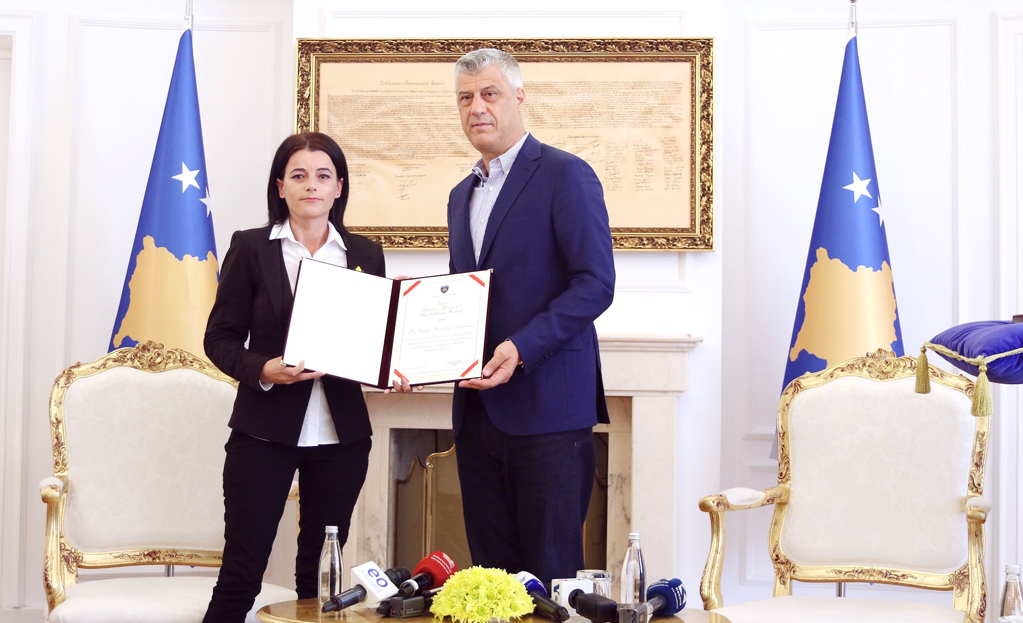 Presidenti ndan titullin “Qytetar i Merituar i Republikës së Kosovës” 