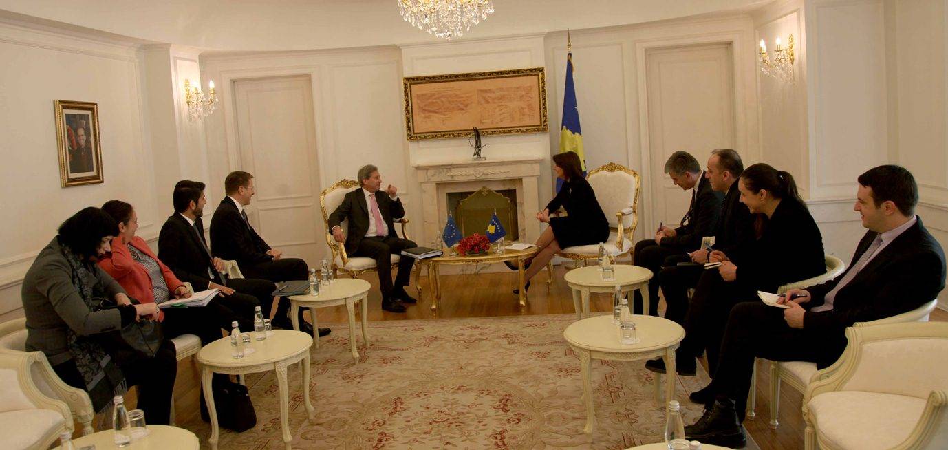 Hahn: Liberalizimi i vizave nuk ka asnjë lidhje me migrimin ilegal