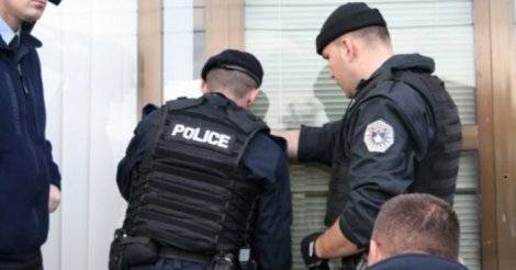 IPK arreston një zyrtar policor të dyshuar për tri vepra penale