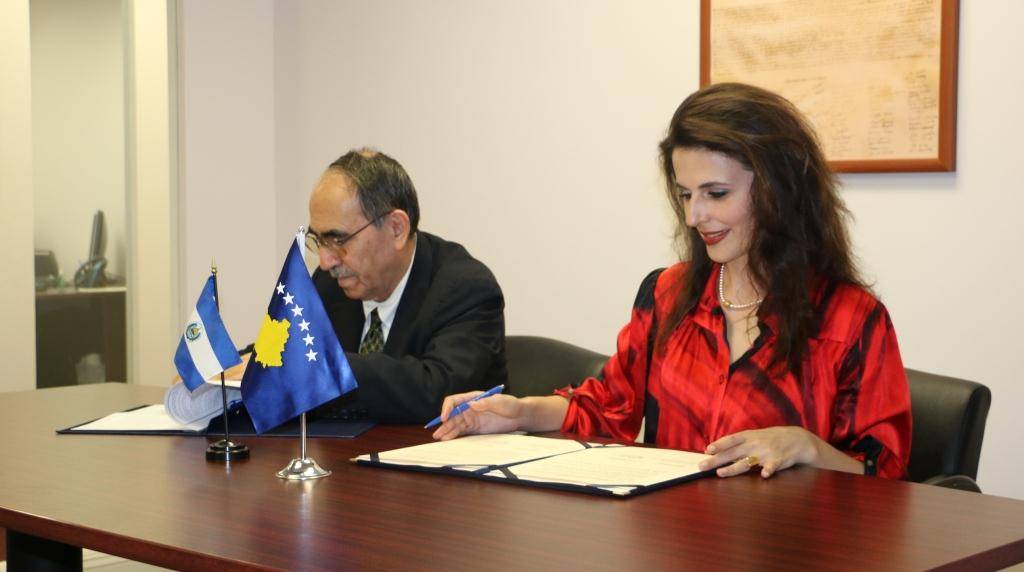 Kosova vendos marrëdhëniet diplomatike me El Salvadorin