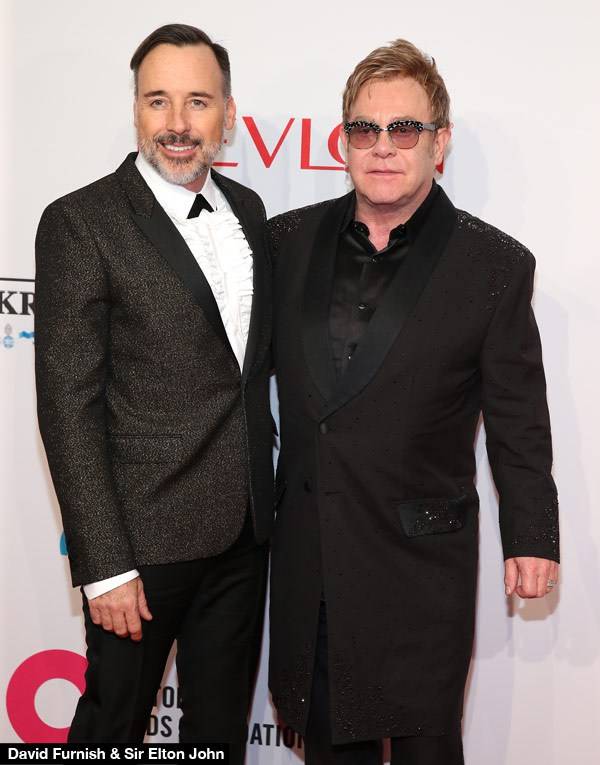 Elton John martohet me partnerin e tij David Furnish