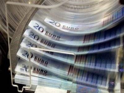 Gjermani, vlera e euros bie në 1,22 dollarë