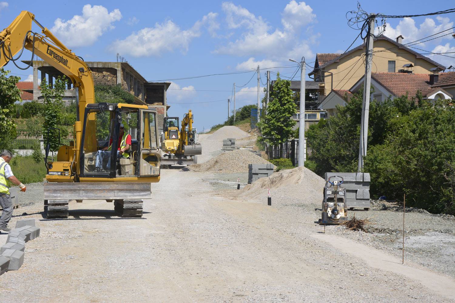Zharku dhe Kusari-Lila përuruan ndërtimin e rrugës në Bishtazhin