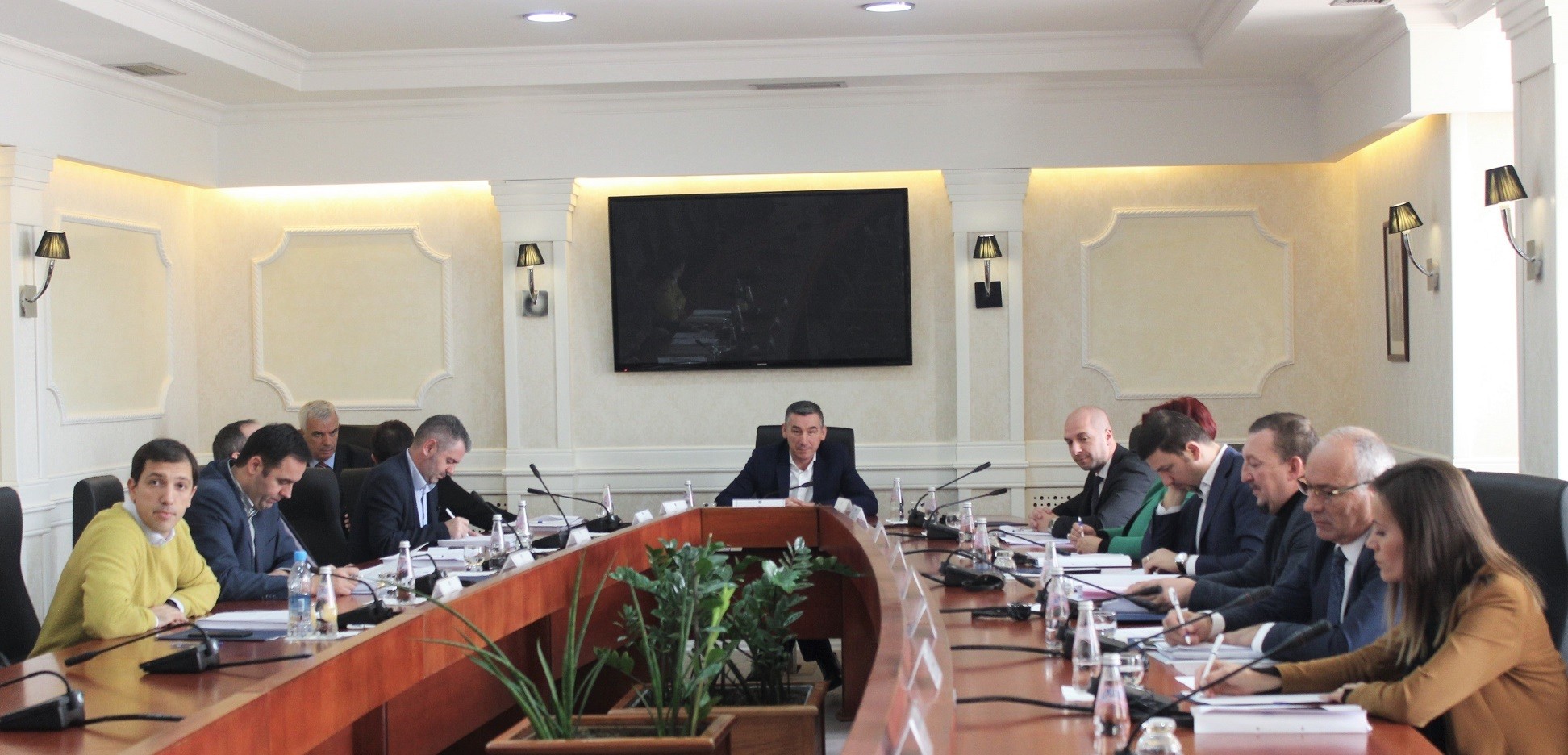 Kuvendi të enjten mban seancën për skandalet në politikën e jashtme