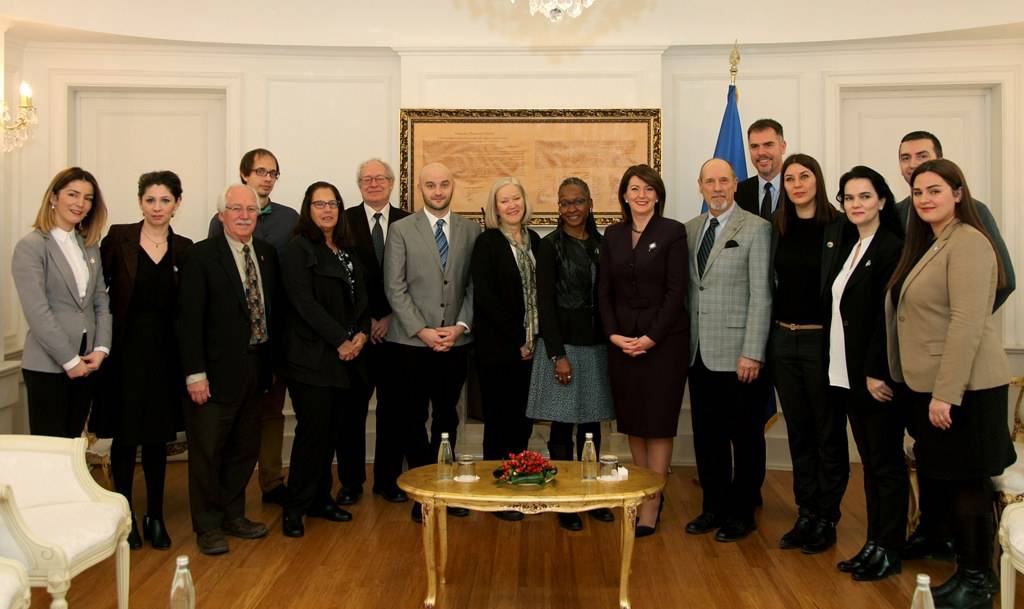 Vullnetarët e Korpusit amerikan forcojnë lidhjet Kosovë - SHBA