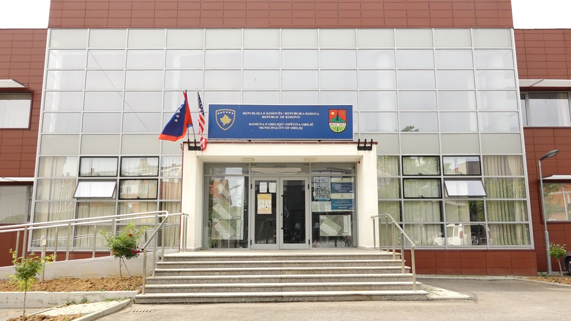 Komuna e Obiliqit, shkel ligjet me dy këmb dhe favorizon kandidatët në punësim