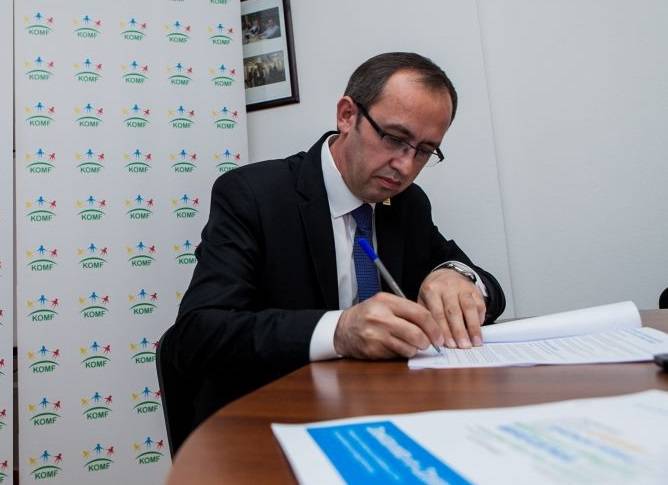Hoti nënshkruan Udhëzimin Administrativ për Transferimin e Çmimit