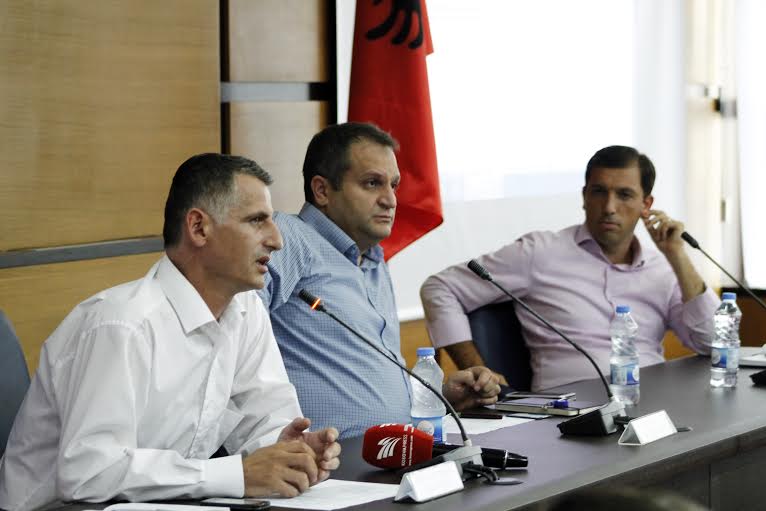 Nuk janë dorëhequr drejtorët e Komunës së Prishtinës