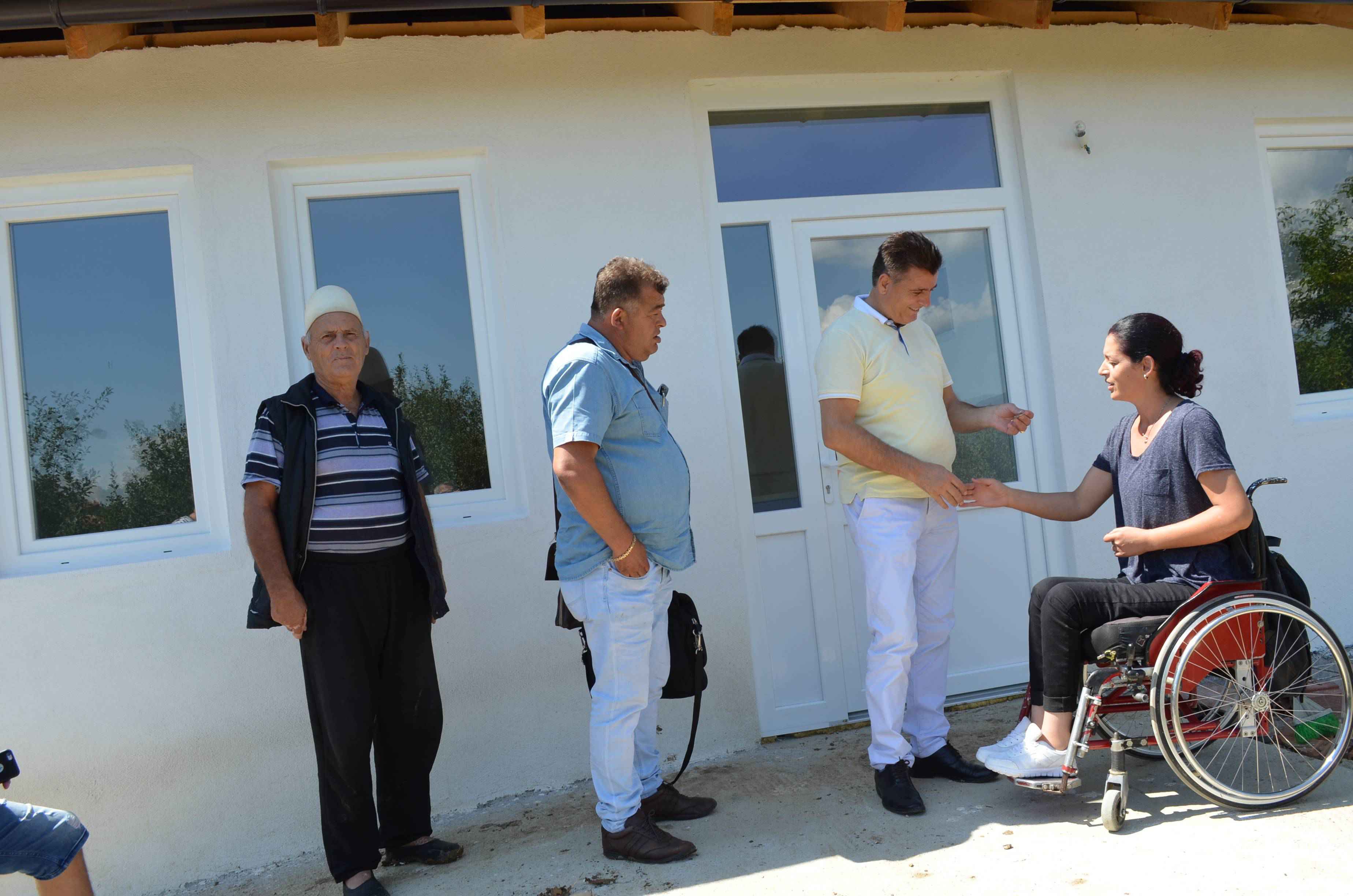 Sadije Sadiku bëhet me shtëpi të re nga bamirësit