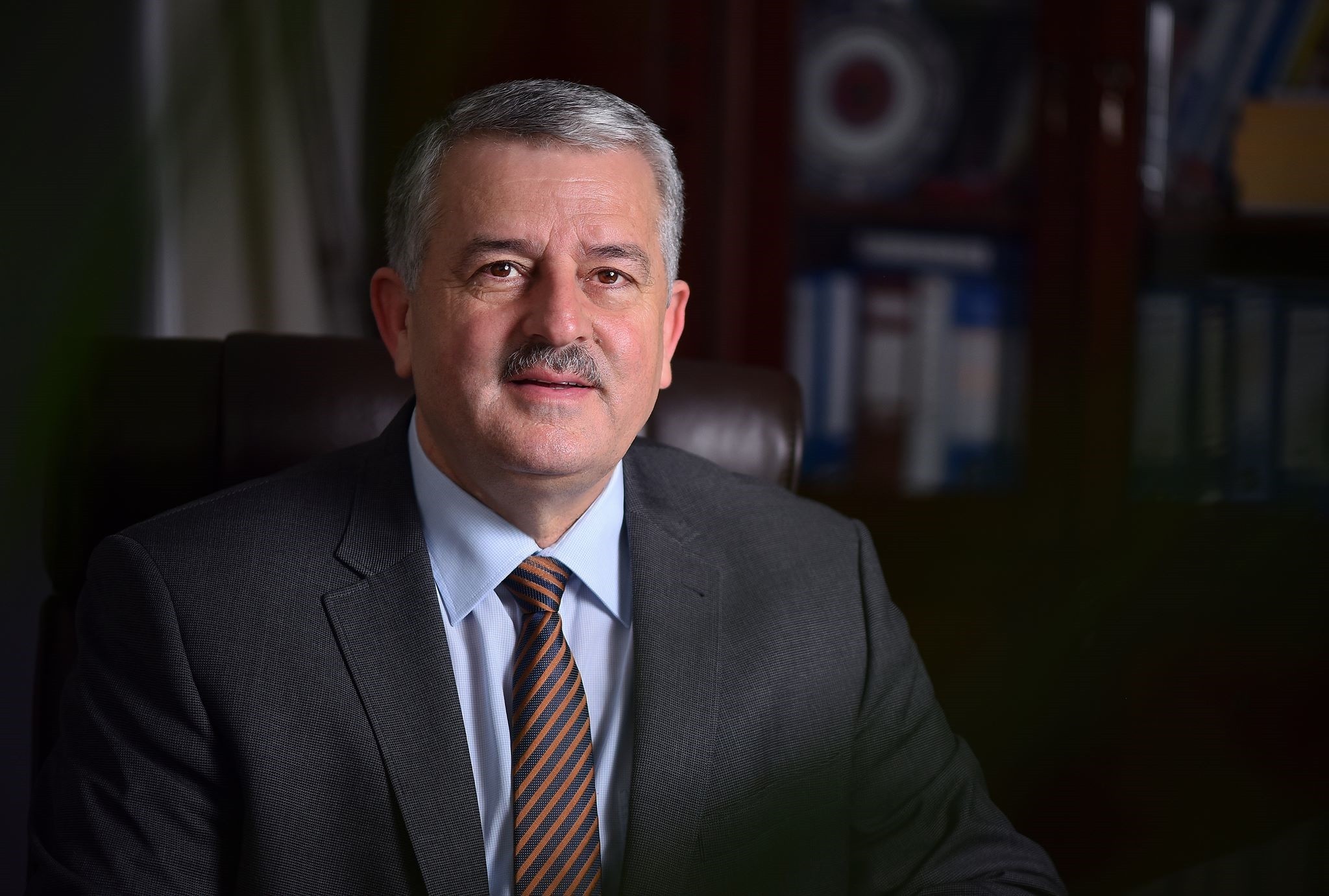 Veliu shprehë shqetësimin për trajtimin e migrantëve që është duke iu bërë Serbia