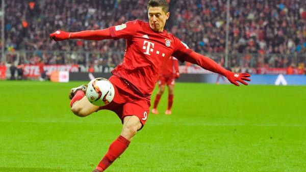 United dhe Chelsea të gatshëm që t’i futen garës për Lewandowskin