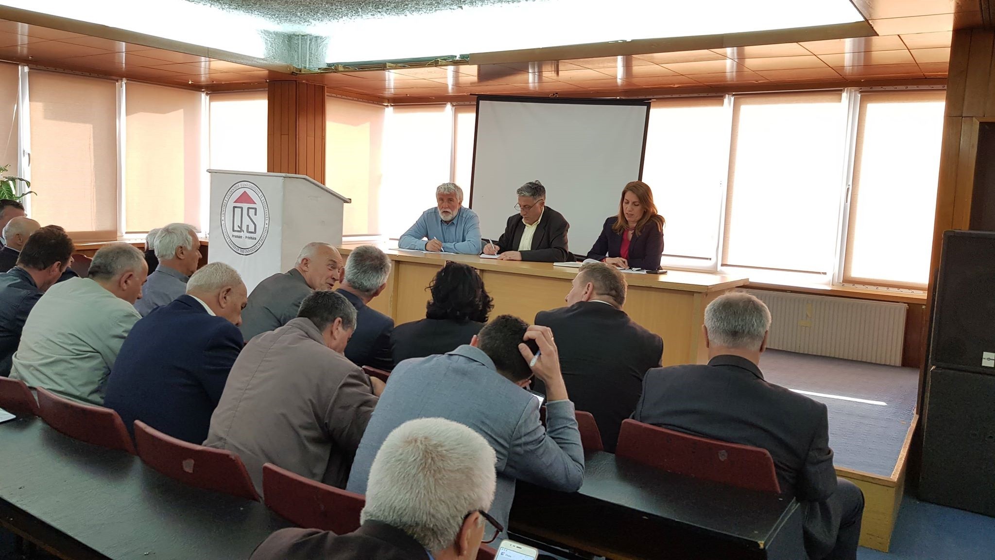 Për mësimin tërëditor duhen plotësuar shumë kushte e kërkesa