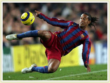 Ronaldinho shumë pranë Cityt