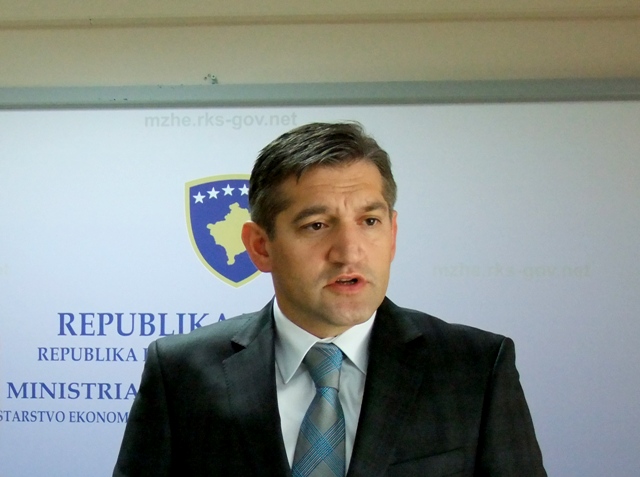 Ministri Beqaj sot viziton Shqipërinë