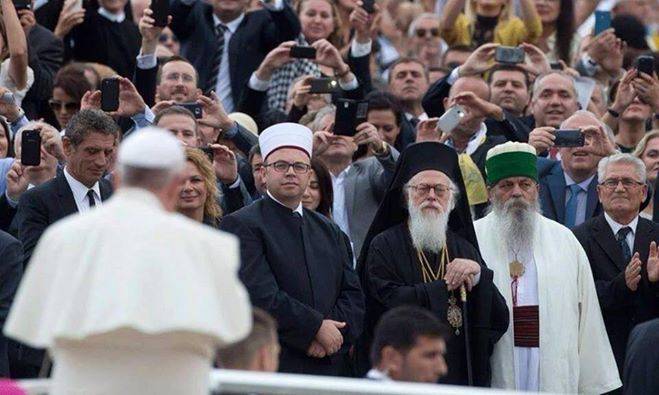 Thaçi: Papa Françesku bekoi Shqipërinë dhe shqiptarët