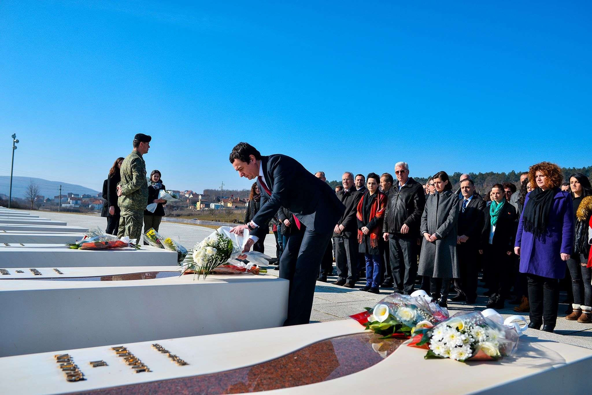 Homazhe në përvjetorin e sulmit të dytë të forcave serbe ndaj familjes Jashari