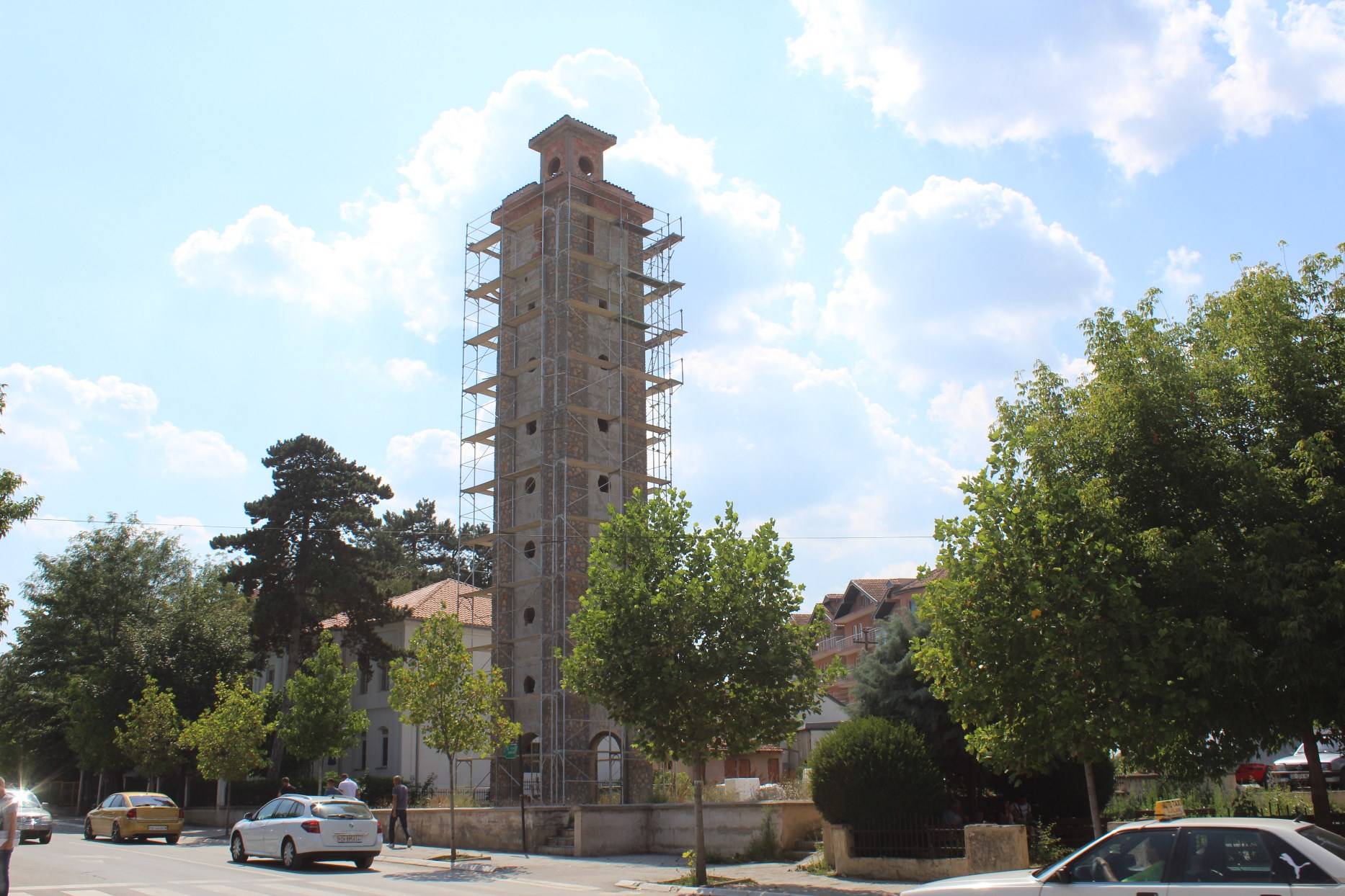 Rifillon faza e fundit e rregullimit të Sahat Kullës në Gjilan