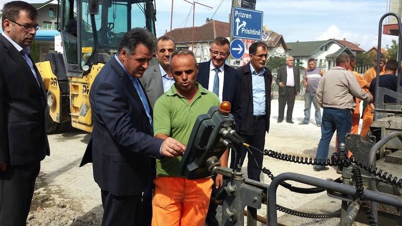   Mujota viziton rehabilitimin e punimeve të rrugës Shtime - Ferizaj