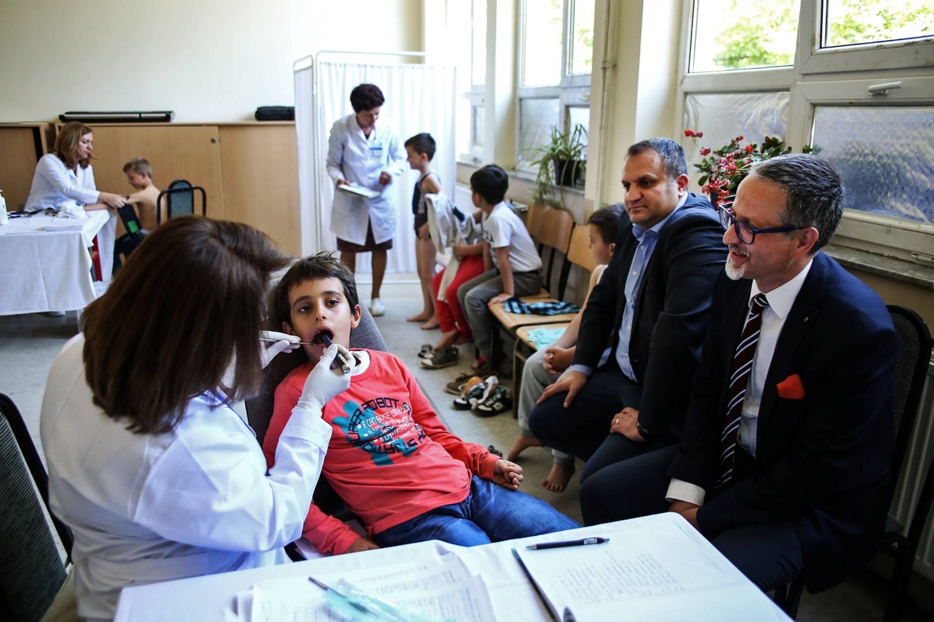 Ahmeti dhe Vitia ndjekin nga afër vizitat mjekësore të fëmijëve
