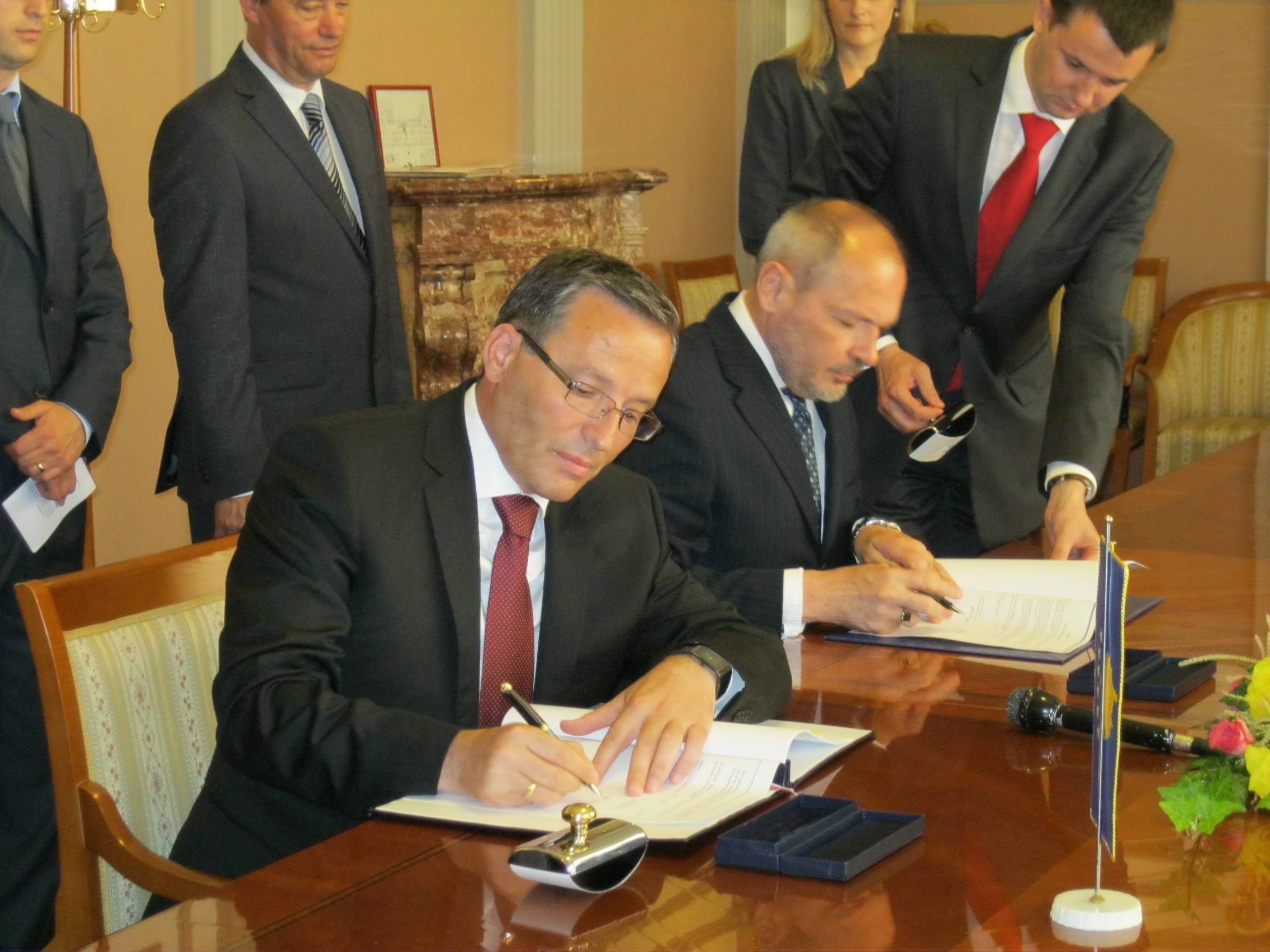 Kosova e Sllovenia nënshkruan marrëveshje për Doganat