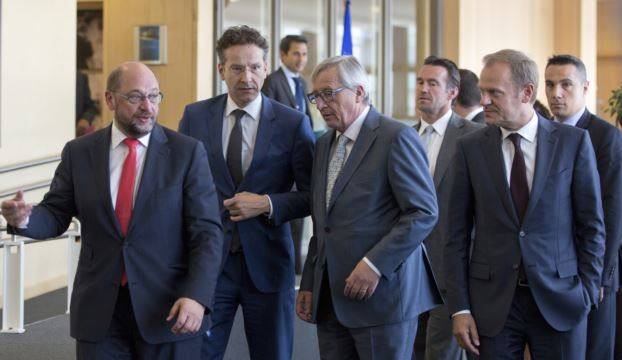 Eurogrupi i jep ultimatum Greqisë