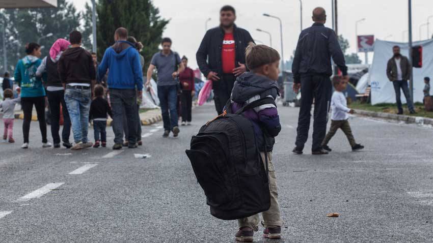 Itinerari ballkanik i migrantëve nuk është mbyllur