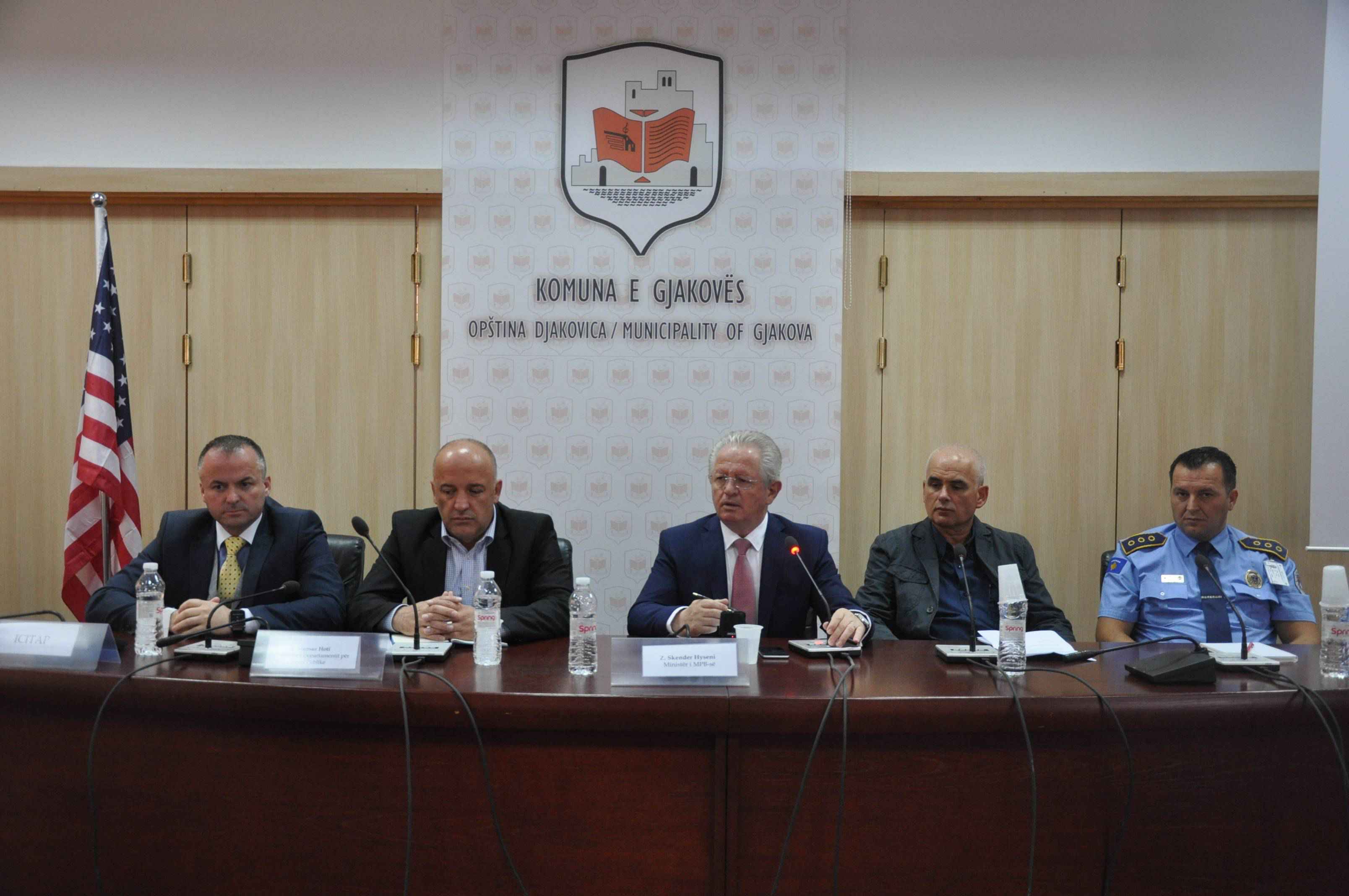 Ministri Hyseni sot në Gjakovë