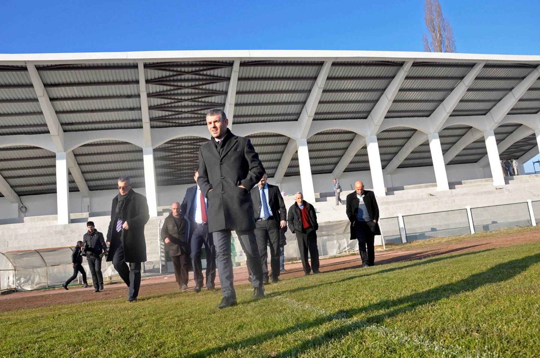 Ministri Shala viziton Istogun, Pejën e Deçanin