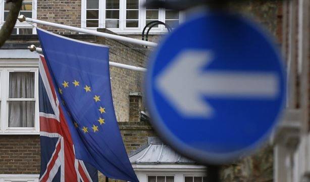 Britania shpreson të bëhet anëtare e tregtisë së lirë me Azinë