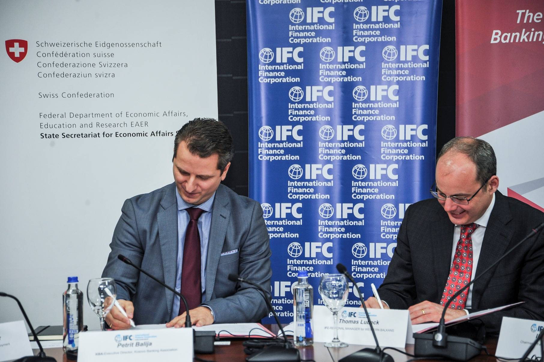IFC dhe Shoqata e Bankave përforcojnë Institucionet Financiare 