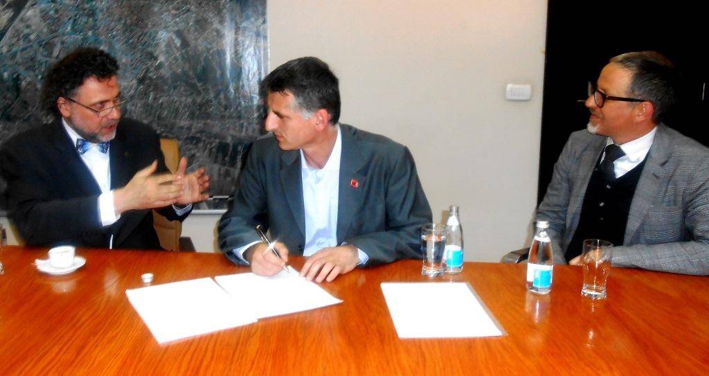 Komuna e Prishtinë dhe Çekia nënshkruan marrëveshje për ujin