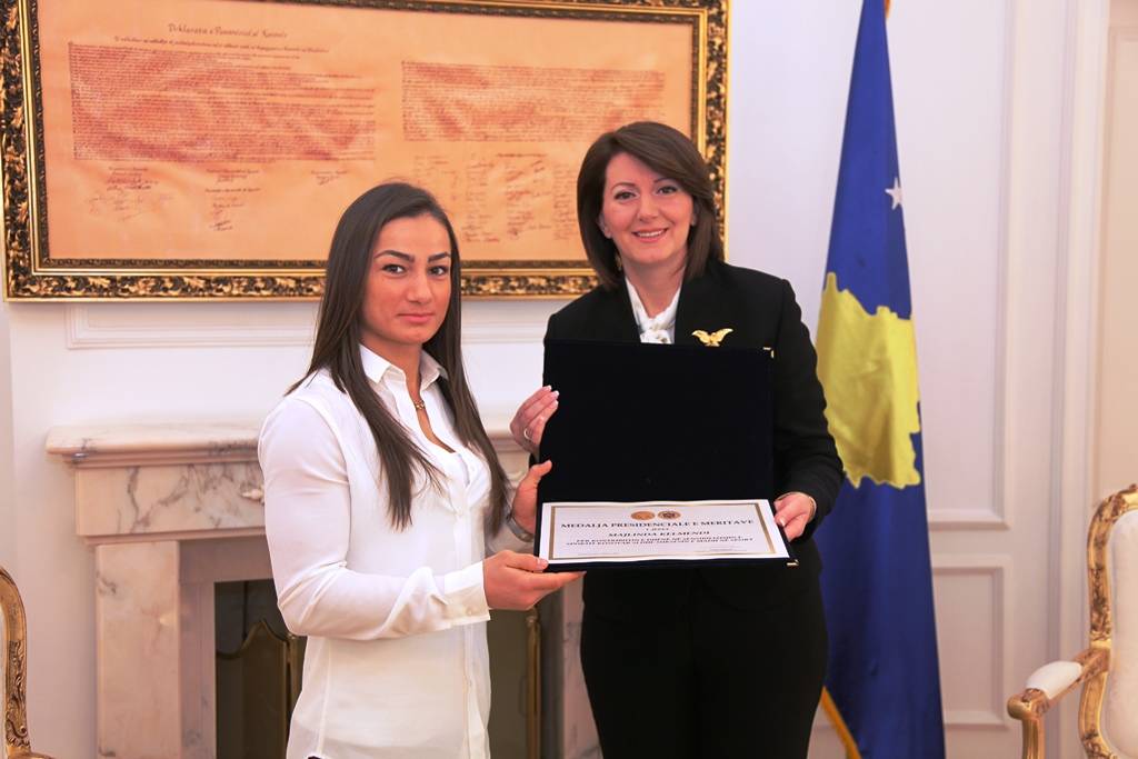 Majlinda Kelmendi merr Medaljen Presidenciale të Meritave