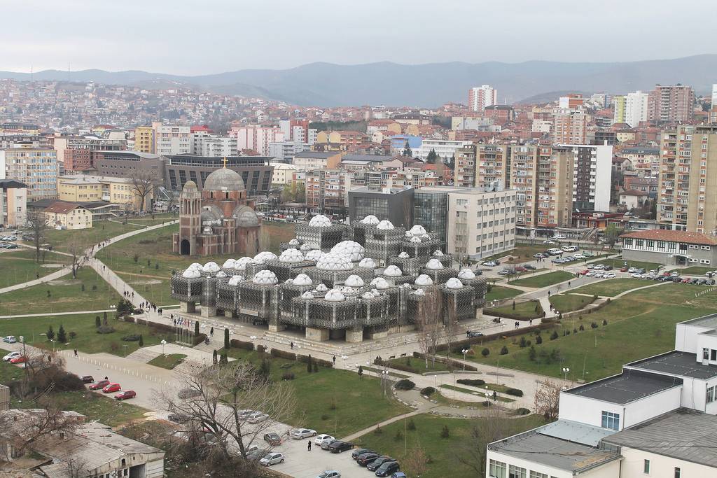  Biblioteka themelon programin zyrtar kombëtar të arsimimit bibliotekar