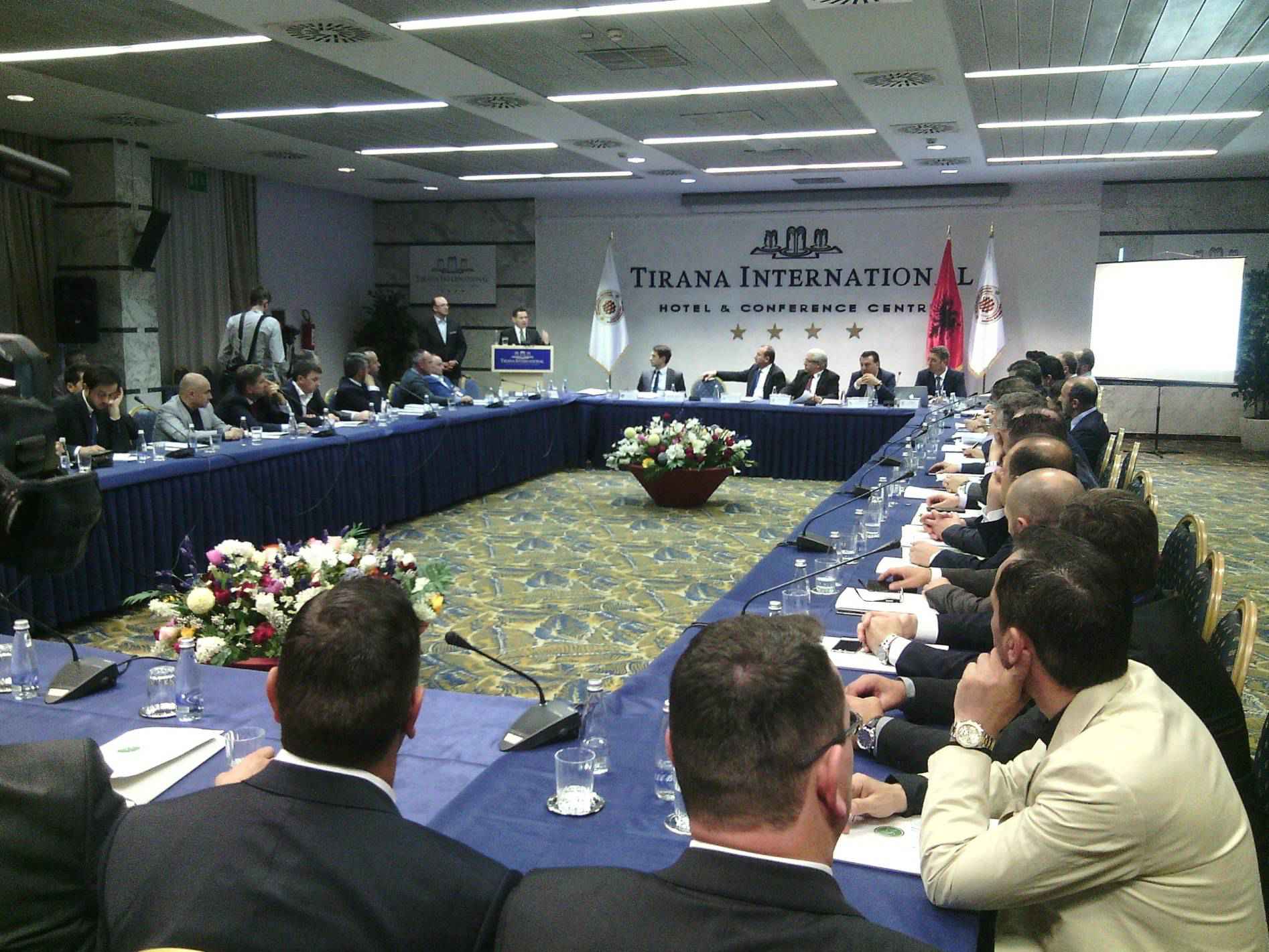 Unioni i Bizneseve të Diasporës mban Forumin në Tiranë
