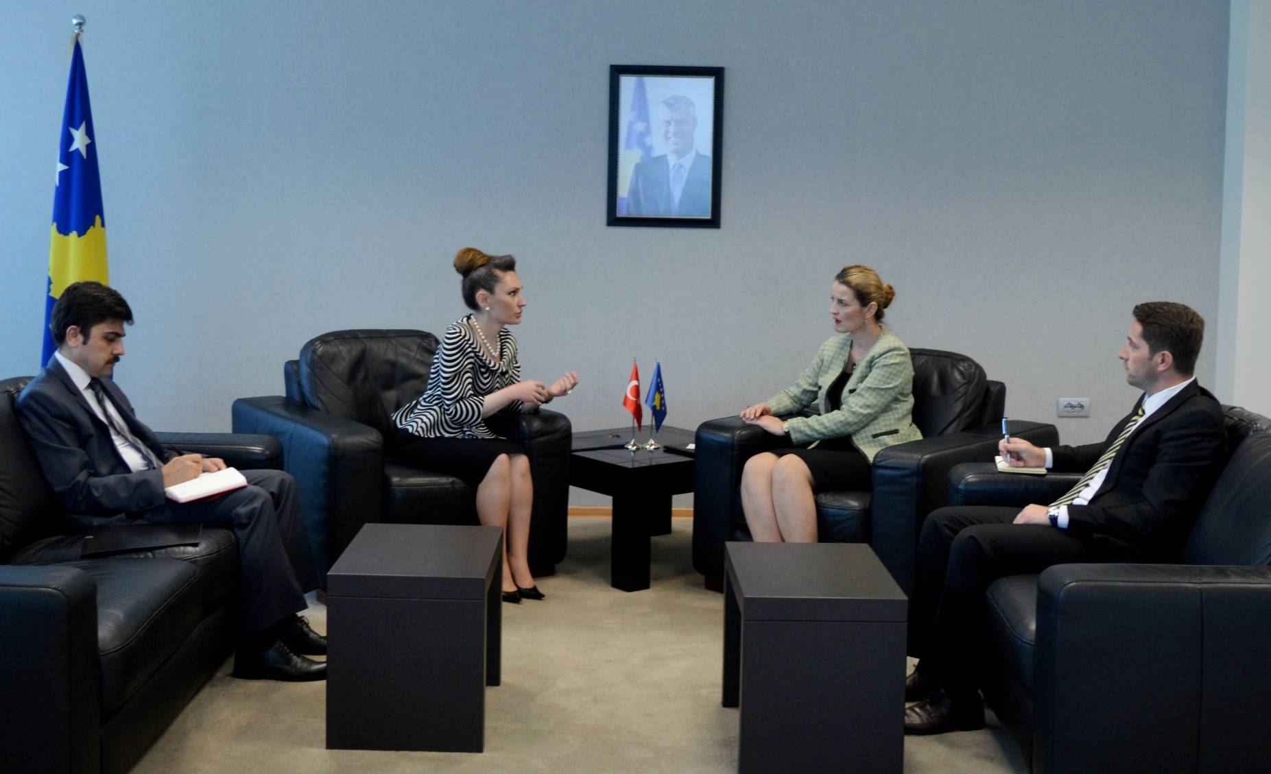 Ministrja Hoxha priti Ambasadoren e Turqisë 