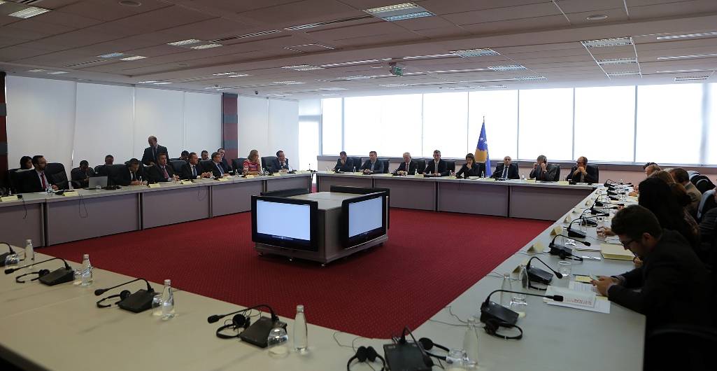 Veseli: Ata që denoncojnë dhe luftojnë korrupsionin janë heronjë