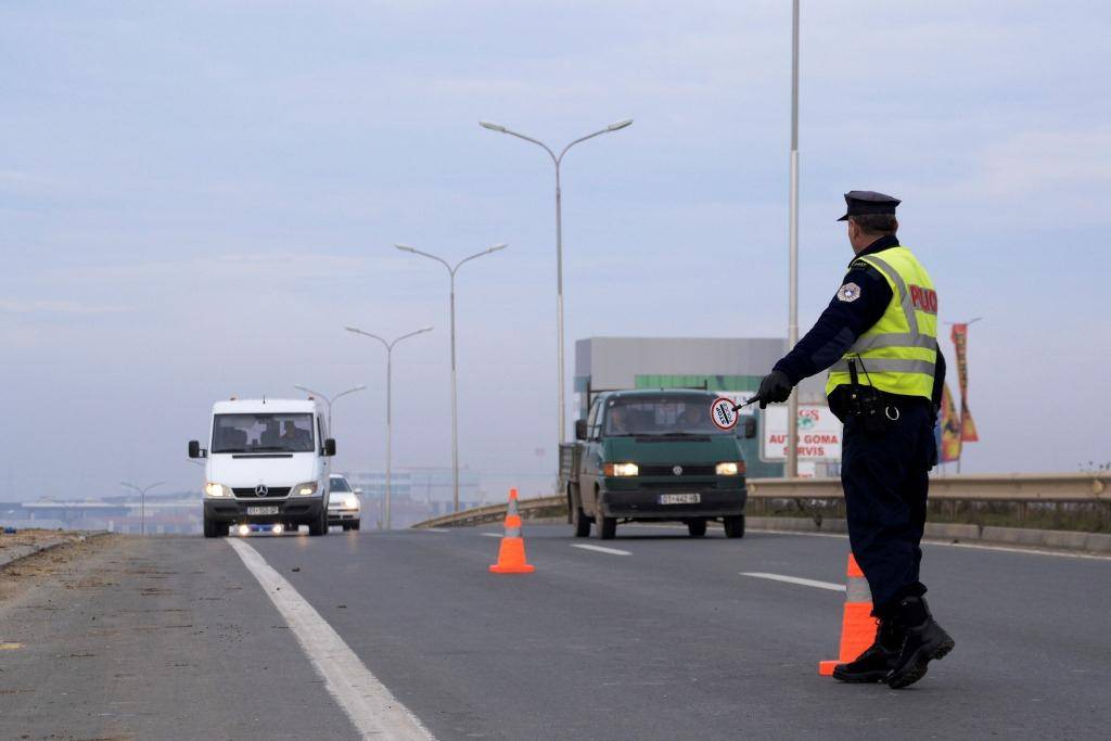 Zvogëlohet numri i kombi busëve ilegal  