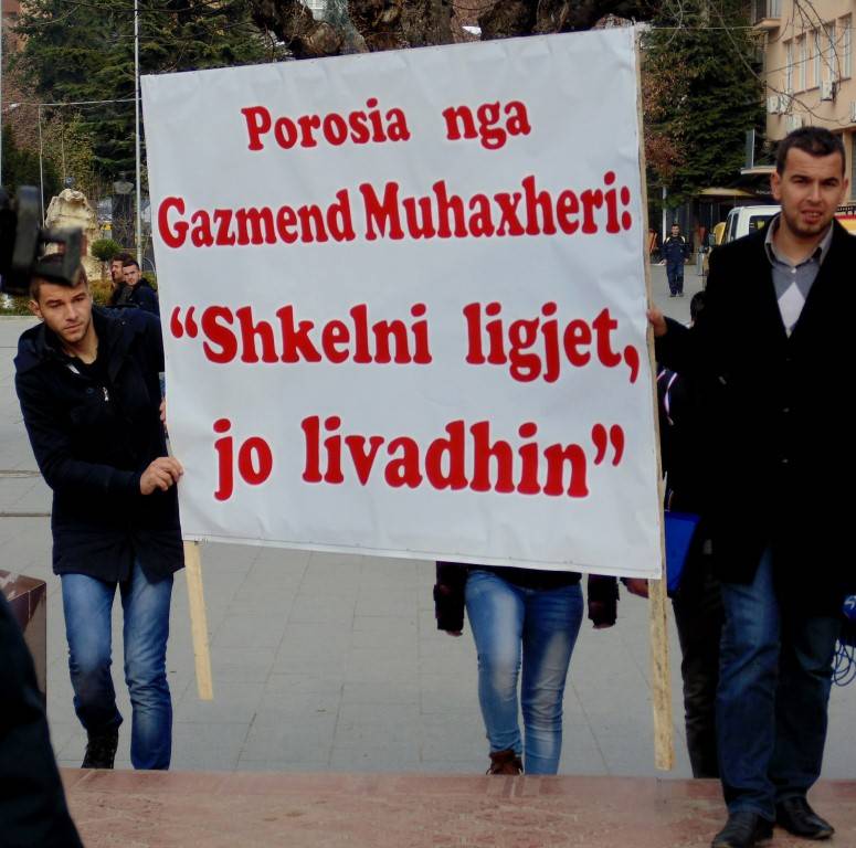 VV: Porosia e Gazmend Muhaxherit: Shkelni ligjin, jo livadhin